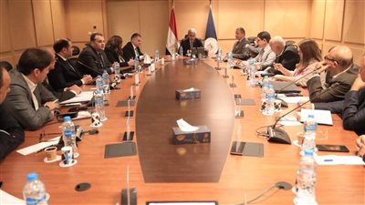 تطوير السياحة النيلية وتحديث مساراتها على طاولة وزير السياحة… واستعدادات مبكرة لكسوف 2027