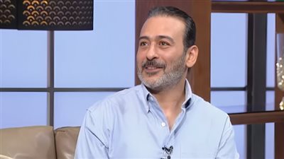أحمد عزمي يروي موقفًا إنسانيًا لـ وحيد حامد معه بعد خروجه من السجن