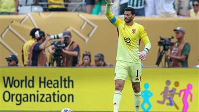 الأهلي يضع حد لشائعات رحيل 