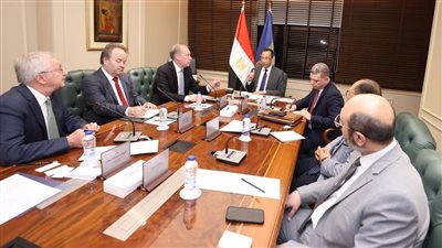 وزير الاتصالات مع HMD العالمية