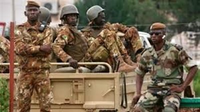 انفجاران وإطلاق نار مكثف قرب قاعدة كاتي العسكرية في مالي