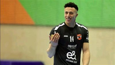 “الخطيب” يطمئن على الحالة الصحية لنجم طائرة الأهلي سيف عابد