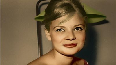 فاتوره من محل زهور باسم الفنانه نادية لطفي بمبلغ 155 قرشا