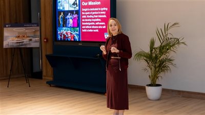 المديرة العالمية للتعليم في مدارس دوايت تلتقي عائلات في القاهرة 