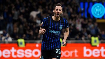 إنتر ميلان يكشف طبيعة إصابة هاكان تشالهان أوغلو ومدة غيابه المحتملة