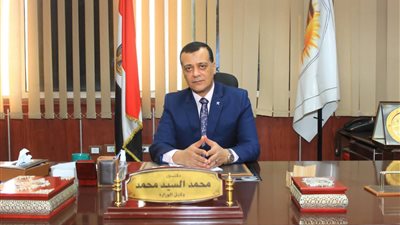 عامل مدرسة يتحرش بطالبة ابتدائى.. ومحافظ سوهاج يحيل إدارة المدرسة للتحقيق 