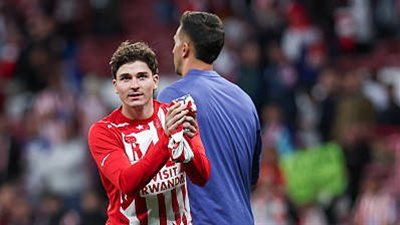 برشلونة يتحرك لضم جوليان ألفاريز