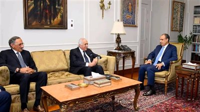 وزير الخارجية يبحث التعاون مع غرفة التجارة الأمريكية