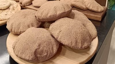 طريقة تحضير خبز دقيق الحبة الكاملة بالخطوات 