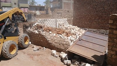 بالصور.. حملات مكثفة بالأقصر لمنع التعدي على الأراضي الزراعية في المهد