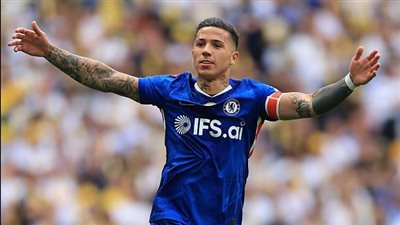 وكيل إنزو فرنانديز يحسم الجدل: لا مفاوضات مع ريال مدريد حاليًا