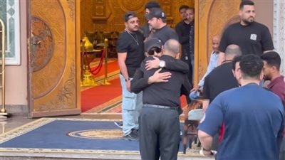 أشرف عبد الباقى وتوتا وأوس أوس يساندون حمدي الميرغني في عزاء والده