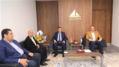 محافظ دمياط يبحث مع نواب البرلمان مطالب المواطنين وعددا من الملفات الخدمية