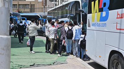 لمؤازرة الفريق الأبيض..بالصور حافلات الزمالك تتوجه إلى برج العرب قبل لقاء سموحة 
