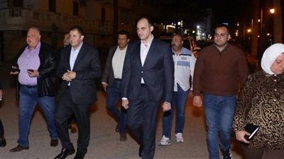 محافظ دمياط يتفقد شارع النيل ومنطقة السوق الحضارى برأس البر