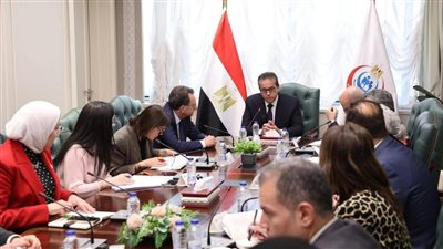 وزير الصحة يبحث مع السفير الفرنسي تعزيز علاج أطفال فلسطين المصابين بالأورام