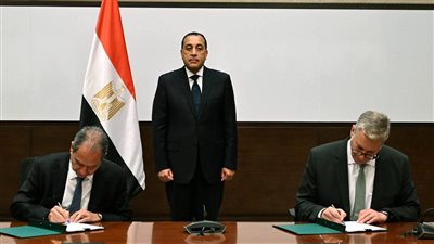 جانب من توقيع الاتفاقية