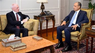 وزير الخارجية يبحث مع مستشار رئيس الوزراء الكندي تعزيز التعاون الثنائي وتطورات الأوضاع الإقليمية