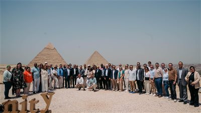 وزير السياحة والآثار يلتقي أبرز المشاركين بفاعلية المجلس العالمي للسياحة والسفر بمنطقة أهرامات الجيزة