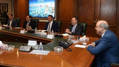وزير الطيران المدني يبحث مع وفد شركة «SITA» أحدث الاتجاهات العالمية فى مستقبل السفر وتكنولوجيا تشغيل المطارات 
