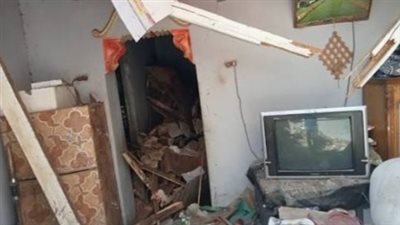 إصابة شخصين في انهيار جزء من منزل بقرية الحمزية في قنا