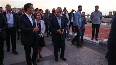  السيسي يقيم مأدبة عشاء تكريما لماكرون والوفود المشاركة بافتتاح جامعة سنجور