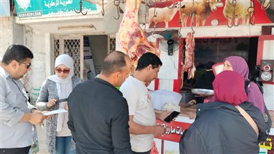حملات تموينية مكثفة بدمياط تسفر عن تحرير 64 محضرا للمخابز والأسواق