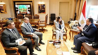 نقيب المهندسين يبحث مع وزيرة الإسكان تعزيز التعاون المشترك