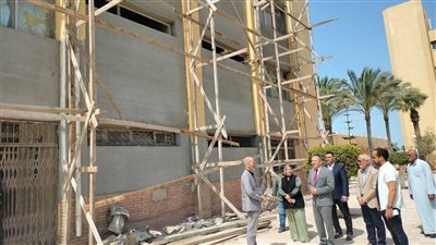رئيس جامعة دمياط يتابع أعمال الصيانة والتطوير بكليتي العلوم والتربية