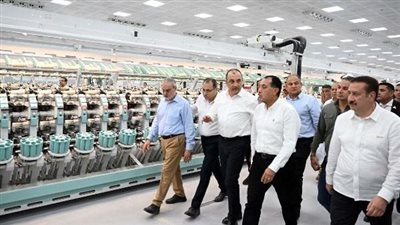 مدبولي يتفقد مصانع السادات وأكتوبر لدعم الإنتاج وزيادة الصادرات