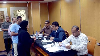 نائب محافظ الأقصر يبحث 31 طلبًا وشكوى خلال لقاء اليوم المفتوح...صور