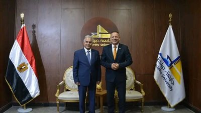 رئيس جامعة دمياط يستقبل وزير الآثار الأسبق لبحث دعم التعاون الأكاديمي