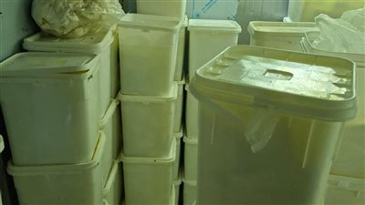 التحفظ على أطنان من الجبن والمنظفات داخل مصنعين للألبان والمنظفات دون ترخيص في الغربية 