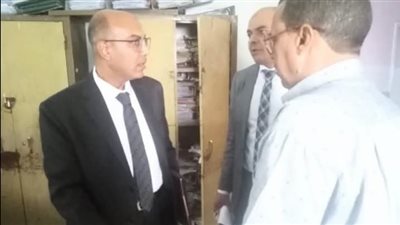 بالصور.. وكيل وزارة العمل بالأقصر يتفقد انتظام الخدمات وتفعيل «الحوسبة»
