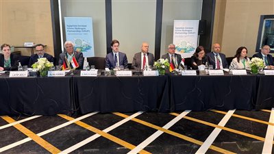 وزير الطيران يشارك في منتدى الهيدروجين الأخضر في مصر 2026 