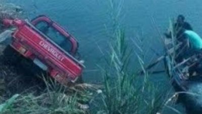 مصرع شخص في انقلاب سيارة ربع نقل بترعة المريوطية بالبدرشين 