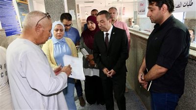 في جولة مفاجئة.. محافظ المنوفية يحيل سكرتير حي شرق للتحقيق و16من العاملين لتغيبهم