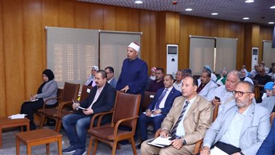 محافظ دمياط يتابع مؤشرات الإنجاز بالمشروعات والخدمات خلال اجتماع المجلس التنفيذي