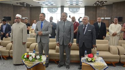 رئيس جامعة دمياط يشهد مناقشة دكتوراه حول الإرهاب البيولوجي بكلية الحقوق