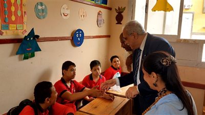 مدير تعليم البحر الأحمر يتفقد امتحانات مدرسة التربية الفكرية ويؤكد توفير الدعم الكامل للطلاب..صور
