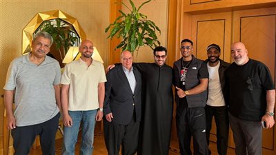 محمد رمضان وفريق عمل مسلسله الجديد 