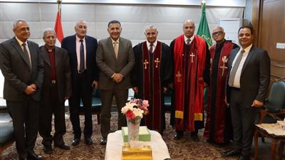 محافظ القليوبية يستقبل وفد الكنيسة الإنجيلية للتهنئة بعيد الأضحى ويؤكد عمق الوحدة الوطنية