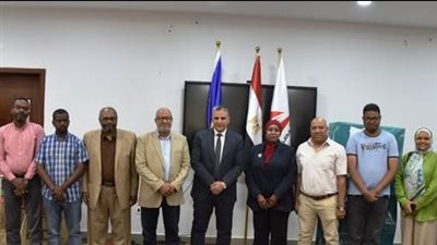 تسليم أجهزة لعرائس من الأسر الأولى بالرعاية فى أسوان