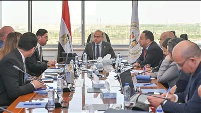 محمد فريد: توطين صناعة المواد الفعالة الدوائية أولوية 