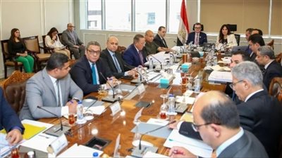 الإسكان تناقش ملفات التنمية السياحية وتؤكد: تيسير الإجراءات 