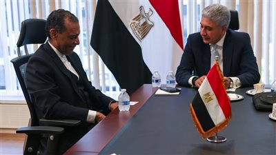 وزير السياحة مع القس A.R. Bernard