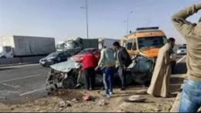 حادث تصادم سيارة نقل وأخرى ملاكي بالتجمع 