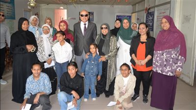محافظ الأقصر يزور فتيات جمعية الشابات المسلمات للتهنئة بعيد الأضحى.. صور