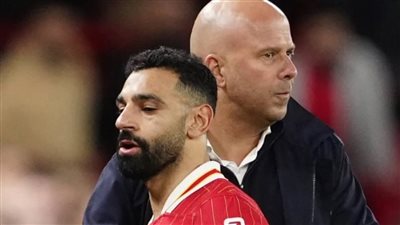 أزمة داخل ليفربول: خلافات صلاح وسلوت تسبق إقالة المدرب