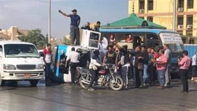 بينهم طالبة جامعية... إصابة 3أشخاص في حادث تصادم علي كورنيش النيل بالمنيا 